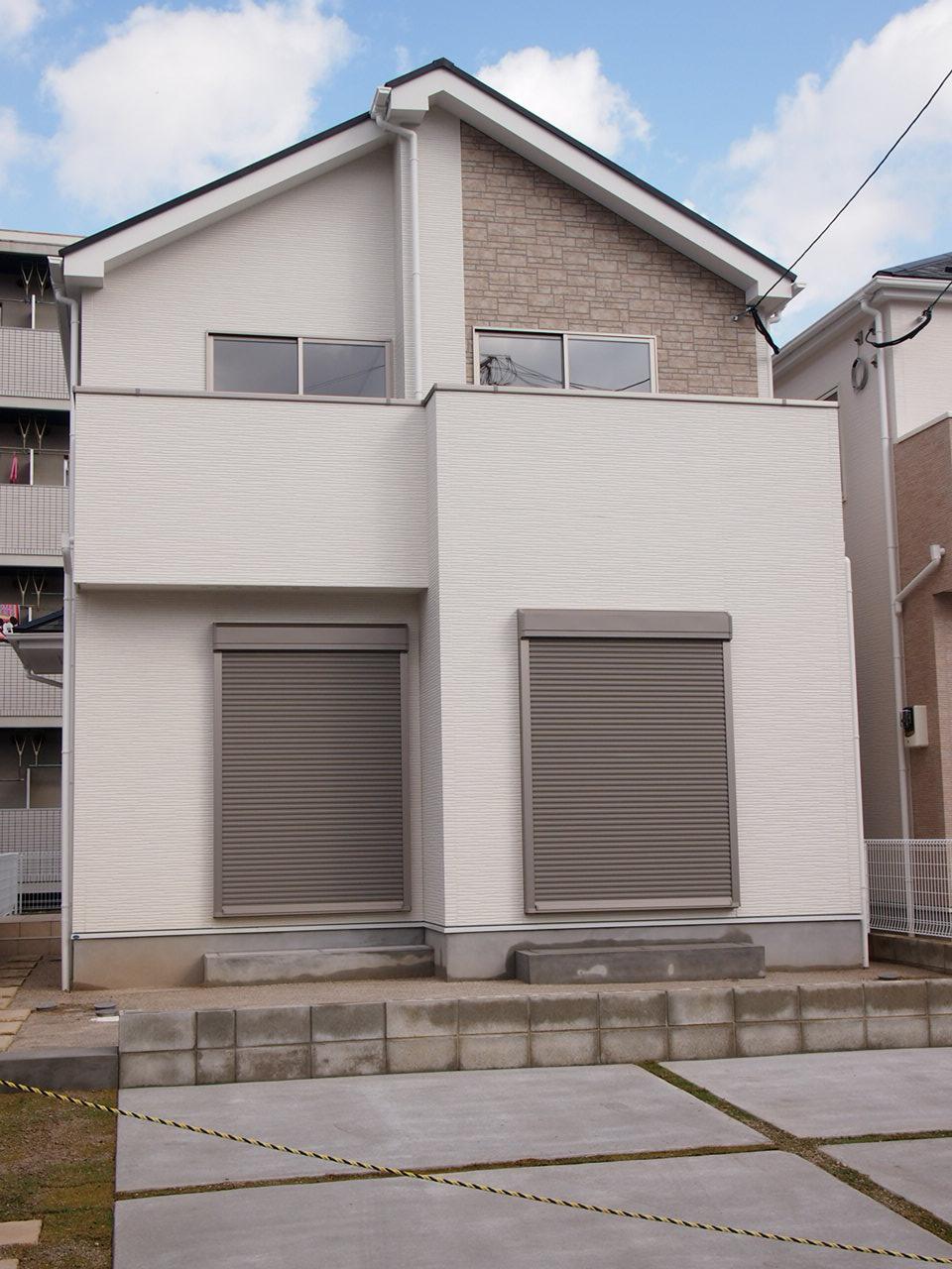 Local appearance photo. Local (11 May 2013) Shooting