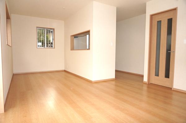 Same specifications photos (living). (1 Building) same specification