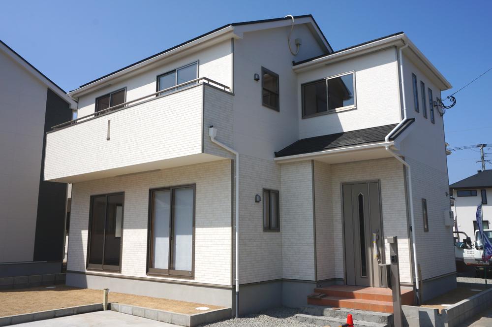 Same specifications photos (appearance). (Building 2) same specification