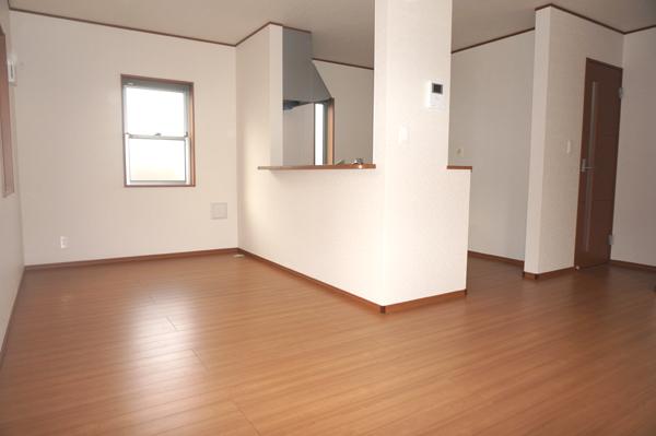 Same specifications photos (living). (Building 2) same specification