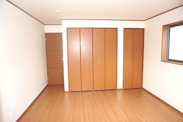 Same specifications photos (Other introspection). (Building 2) same specification