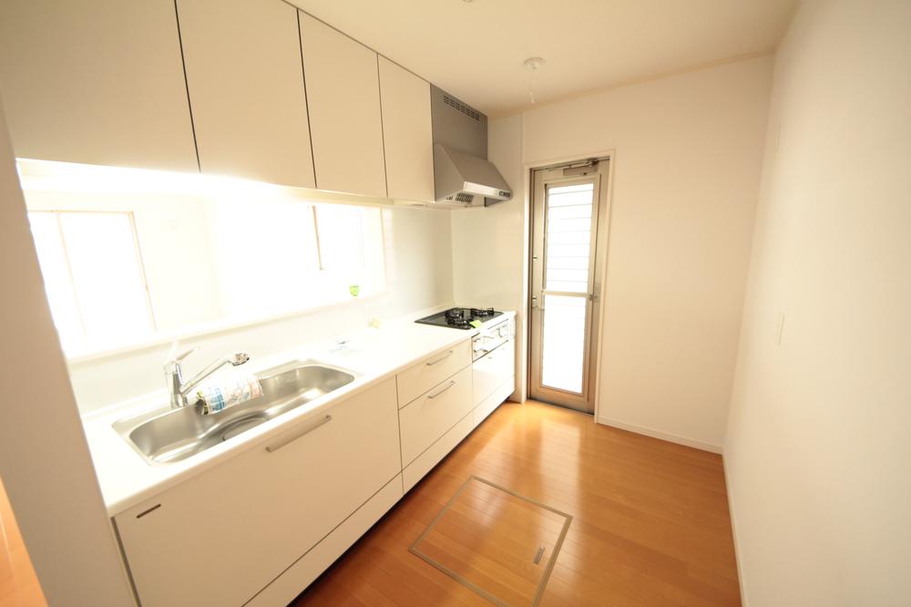 Kitchen. Local (September 2013) Shooting