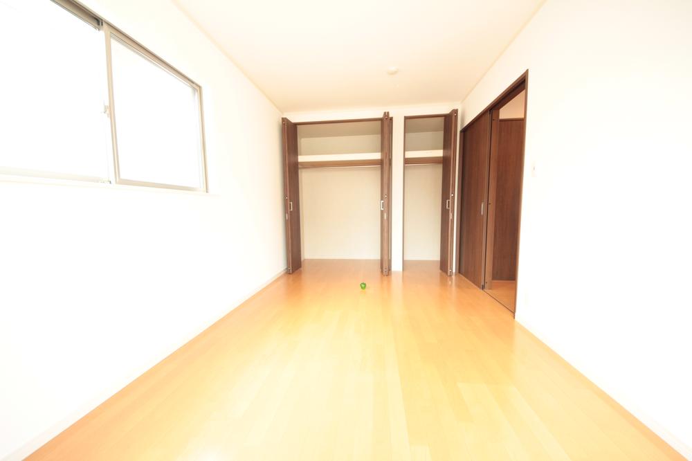 Non-living room. Local (September 2013) Shooting