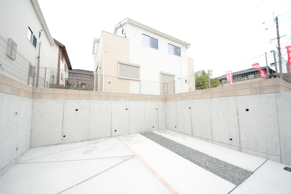 Parking lot. Local (September 2013) Shooting