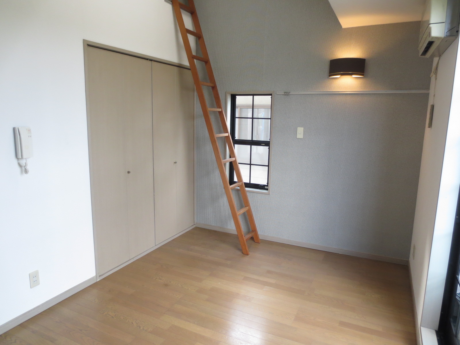 Living and room. Stylish accent Cross