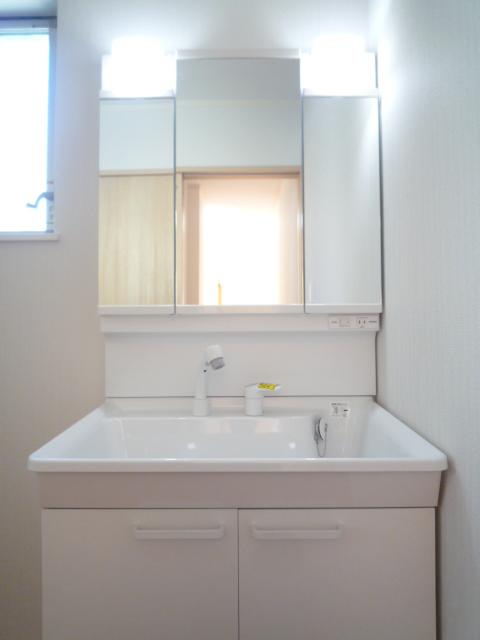 Wash basin, toilet. ◆ Example of construction ◆