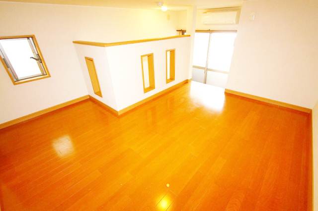 Other room space. Loft also spacious