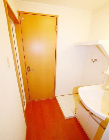 Washroom. It can be used as a dressing room