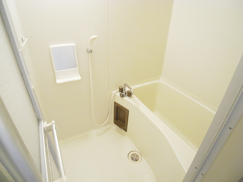 Bath. spacious ☆ Hot water baths.