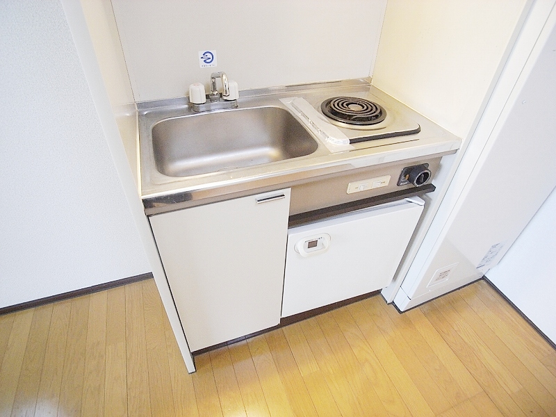 Kitchen. With mini fridge ☆