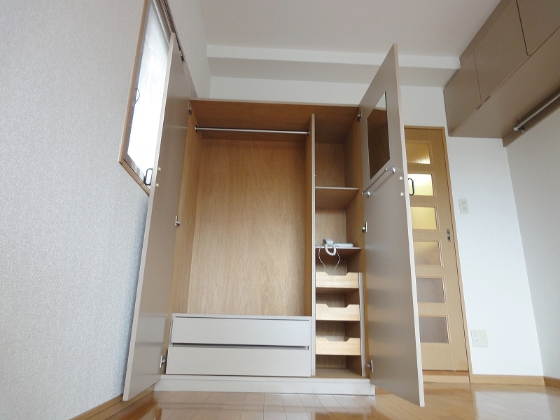 Receipt. Storage is plenty