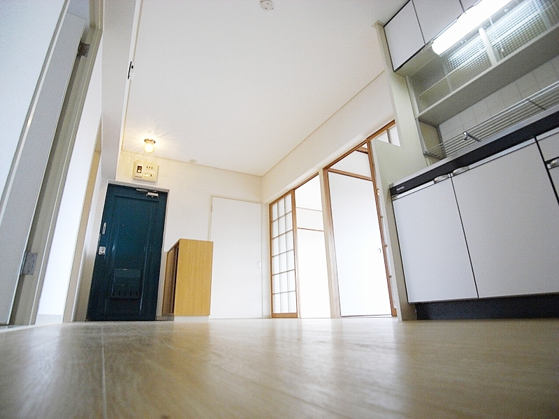 Living and room. Storage space and much Spacious 3LDK Recommended