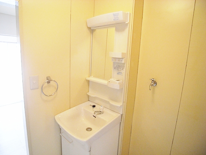 Washroom. Independent wash basin was the undressing space with