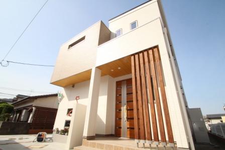 Local appearance photo. Exterior Photos. Design, of course, I thought the happiness of your family to live, By the skilled craftsmen to live with peace of mind, We are working to firm precursor making.