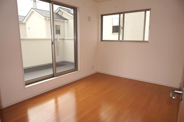 Non-living room. Indoor (11 May 2013) Shooting