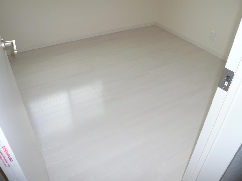 Non-living room. Indoor (11 May 2013) Shooting