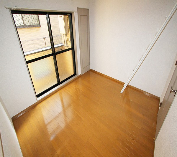 Living and room. Preview is also available so please feel free to contact us