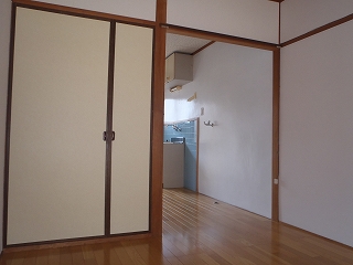 Living and room. The room is the studio of spread! 