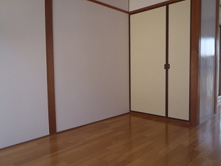 Receipt. There is also a storage! 