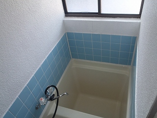 Living and room. bus ・ It is another toilet! 