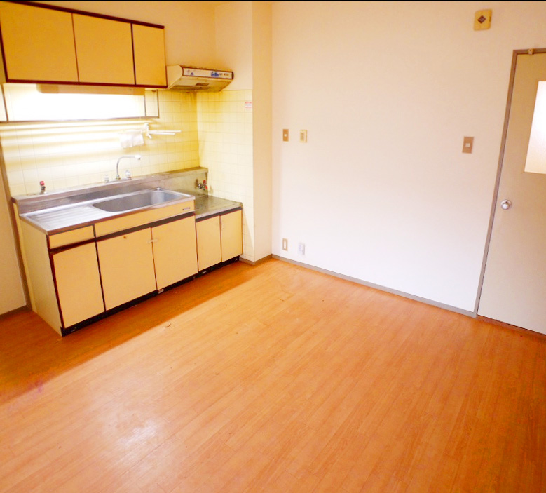 Living and room. Please look at once! ! It is a property that get surely love