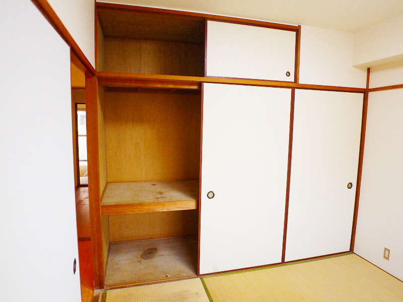 Receipt. Storage also plenty