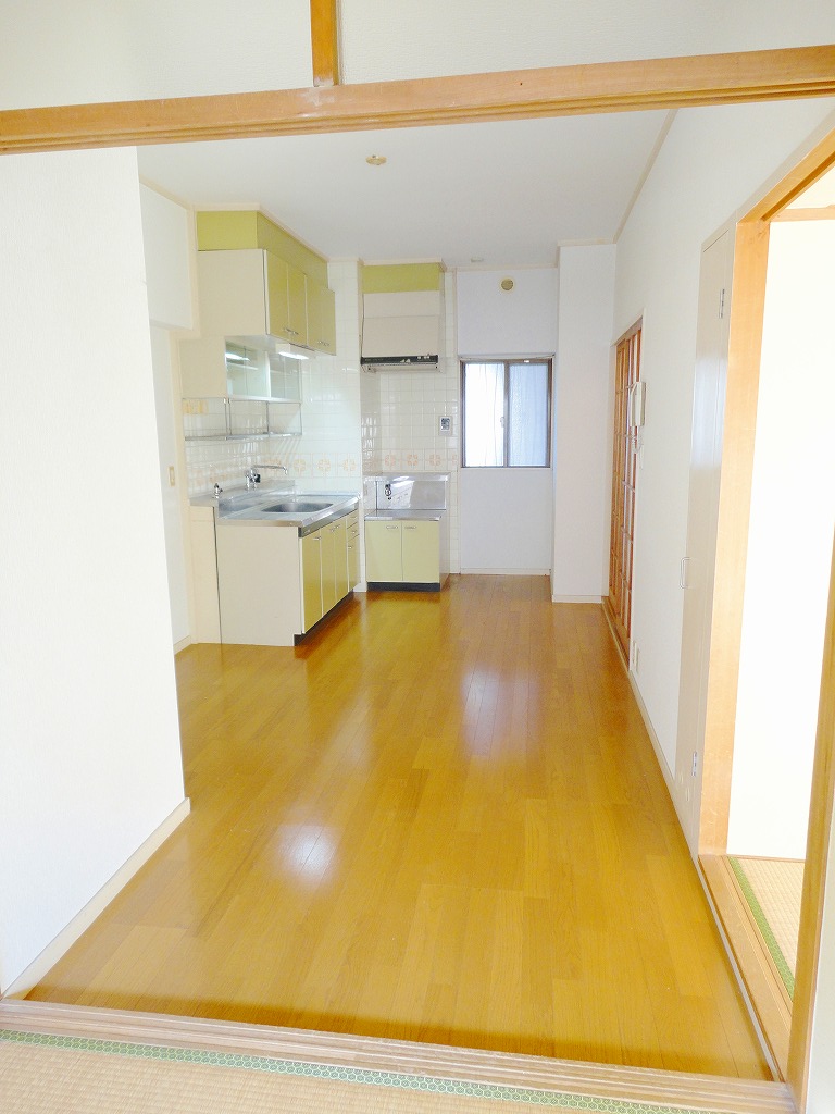 Living and room. 7.5 Pledge of dining kitchen ☆
