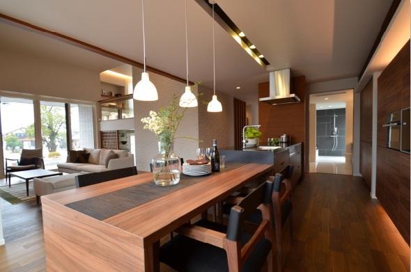 exhibition hall / Showroom. <Onojo exhibition hall> dining ・ kitchen ・ Washroom ・ By placing the bathroom in a straight line, High efficiency housework flow line. Because it uses every day, Achieve a more easy-to-use water around.