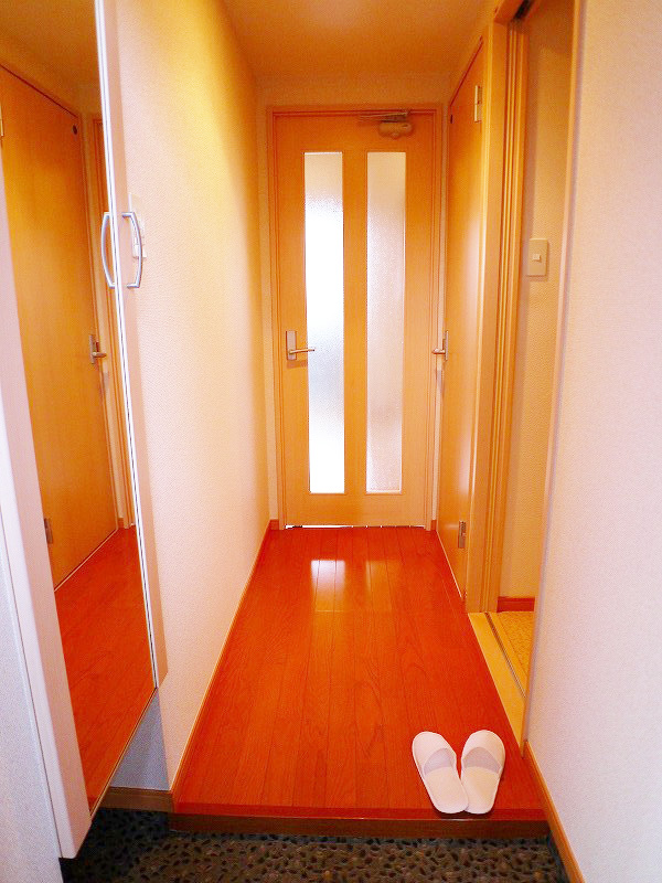 Entrance. Cupboard You can also plenty of accommodation