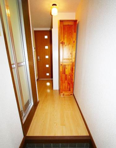 Entrance. It is entrance! 