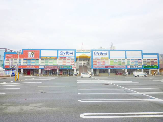 Shopping centre. 793m to the West Court Meinohama (shopping center)