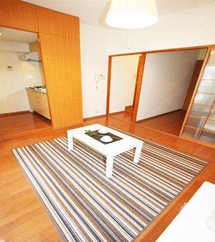 Living and room. Guests can relax preview is also available