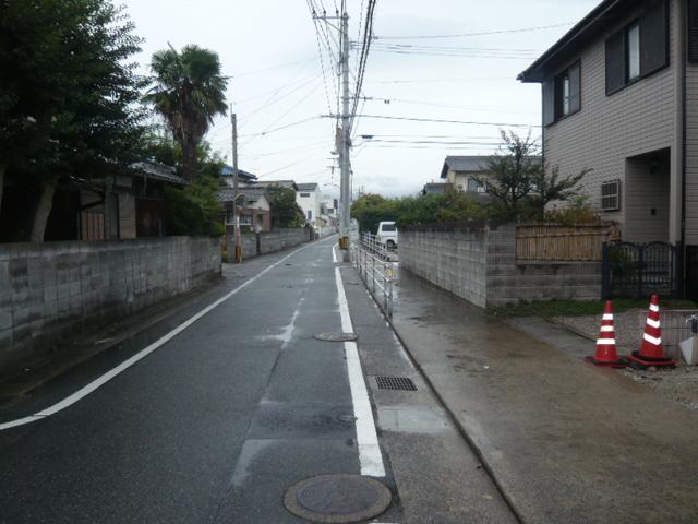 Local photos, including front road. Local (10 May 2013) Shooting