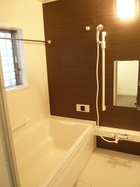 Bathroom. Indoor (11 May 2013) Shooting