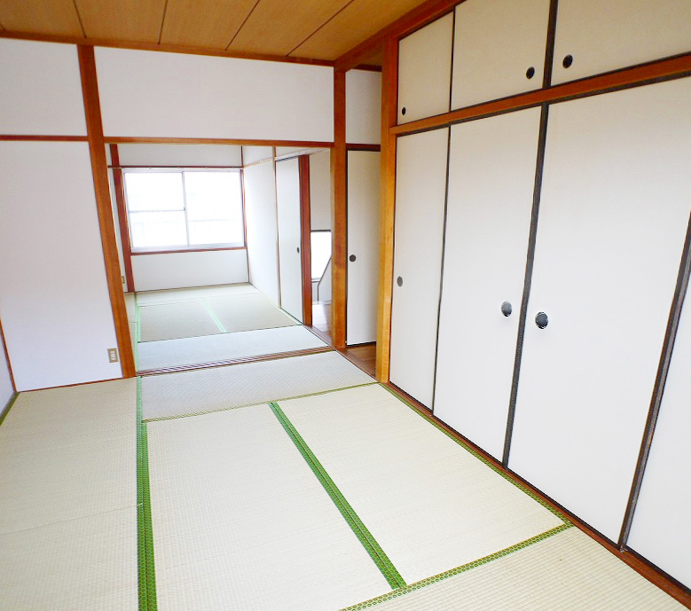 Living and room. Anytime you can preview