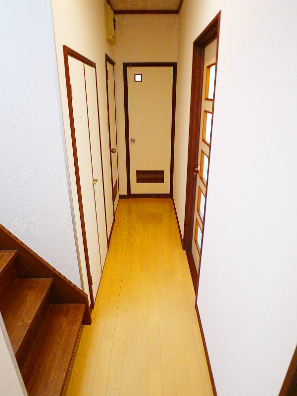 Entrance. There is just fine entrance cupboard