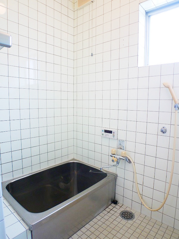 Bath. With bathroom Reheating