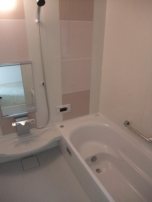 Same specifications photo (bathroom). It is different from the real thing.