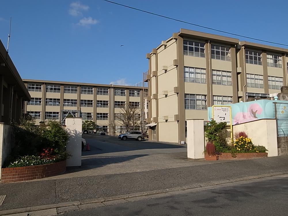 Primary school. 230m to Fukuoka Municipal Fukushige Elementary School
