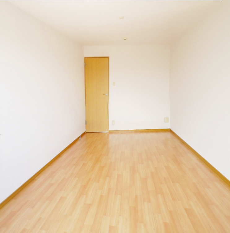 Other room space. Western-style is quite wide! Service rooms are also there and how to use the various!