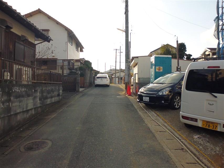 Local photos, including front road. Front road (width 4.18m)