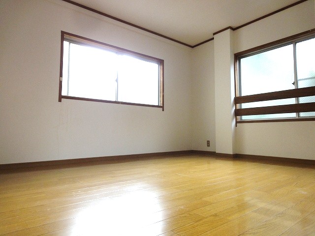 Living and room. A bright room