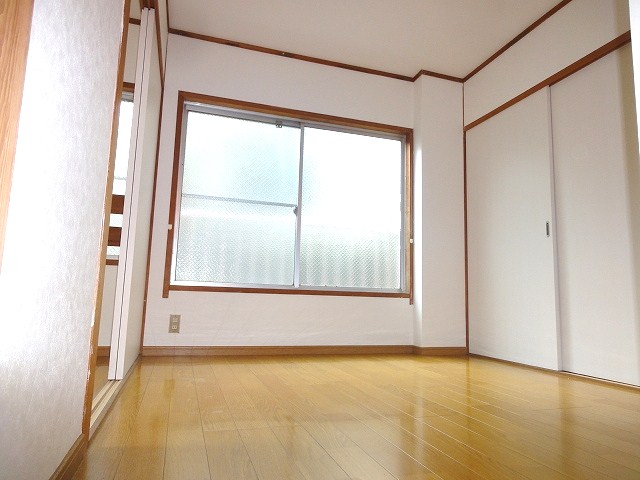 Other room space. By all means please see once! 