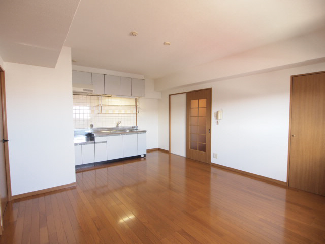 Living and room. It is the state of the room as seen from the LDK side. 