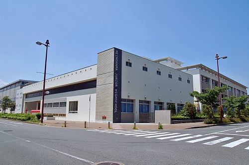 Junior high school. Meinohama 1320m until junior high school (junior high school)