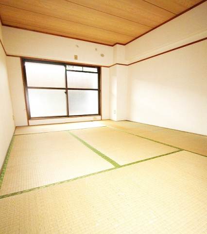 Other room space. Japanese-style room is still want