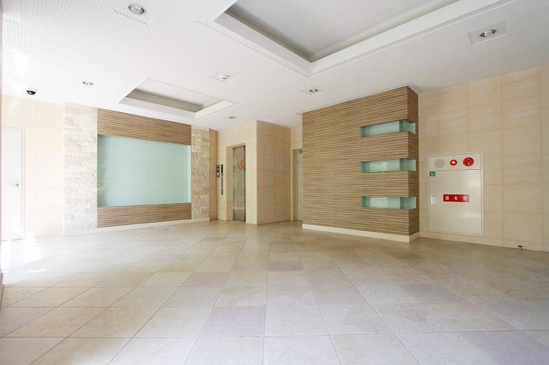 Entrance. This entrance was Bari'