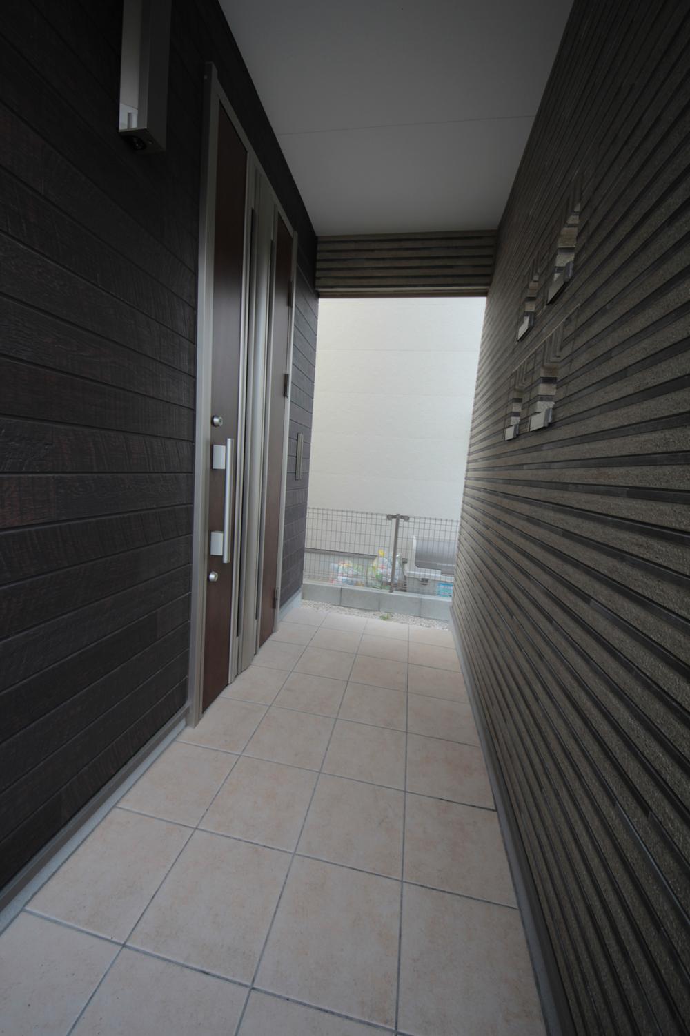 Entrance. Indoor (September 2013) Shooting