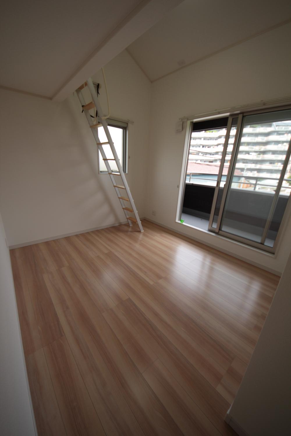 Non-living room. Indoor (September 2013) Shooting