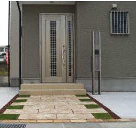 Entrance. ☆ Image is a photograph at the time of completion ☆